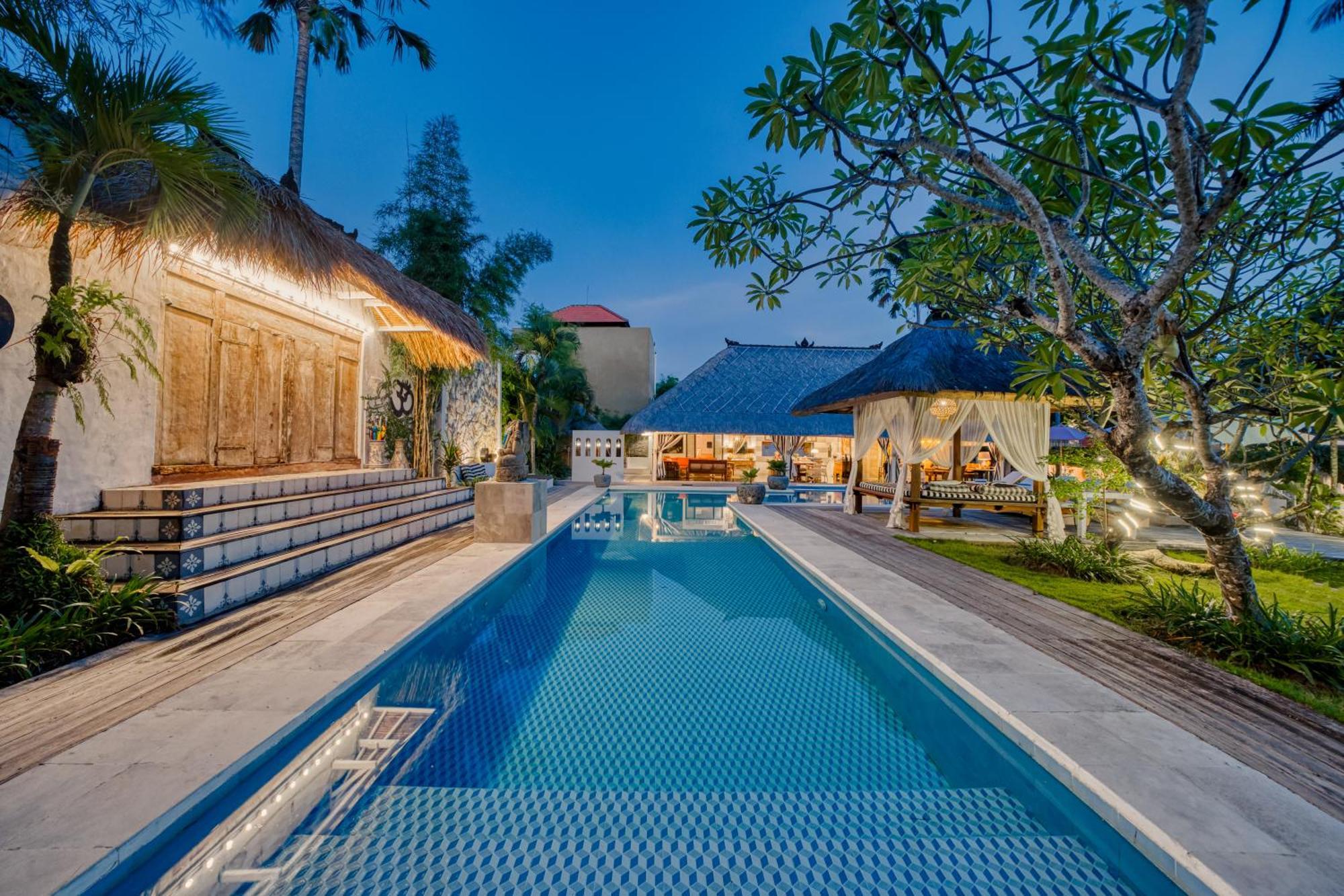 Villa Kalis, 10 Bedroom Family And Group Villa Seminyak  Exterior photo